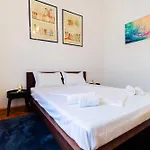Timeless In A Historic Landmark Appartement *
