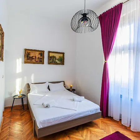 Timeless In A Historic Landmark Appartamento