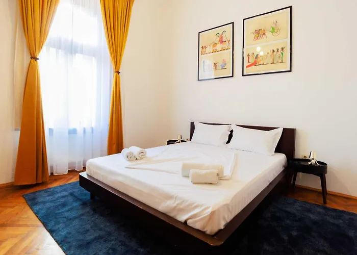 Timeless In A Historic Landmark Appartamento