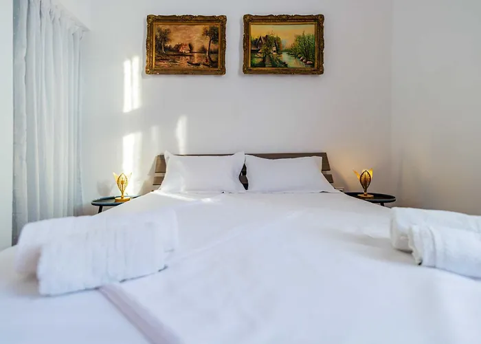 Timeless In A Historic Landmark Timişoara