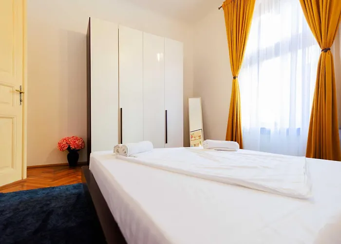 Timeless In A Historic Landmark Apartamento Timişoara